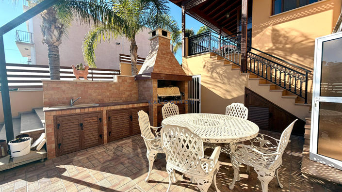 Image No.22-3 Bed House for sale