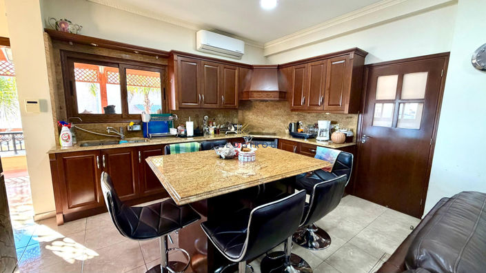 Image No.8-3 Bed House for sale