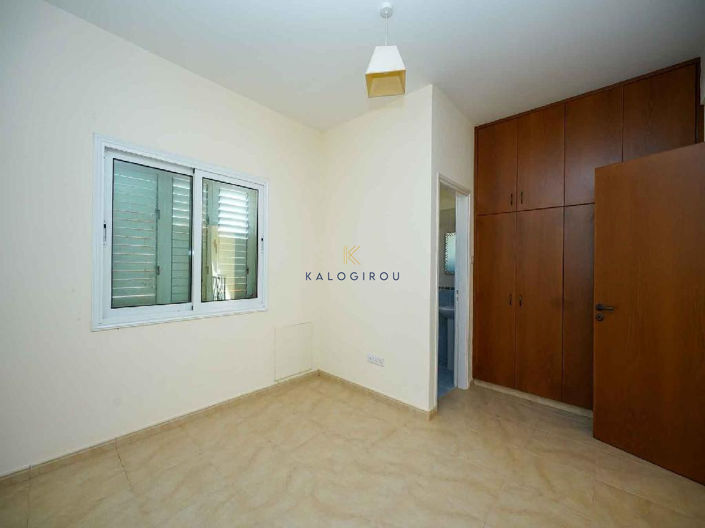 Image No.11-2 Bed House for sale