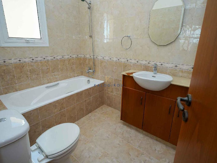 Image No.15-2 Bed House for sale