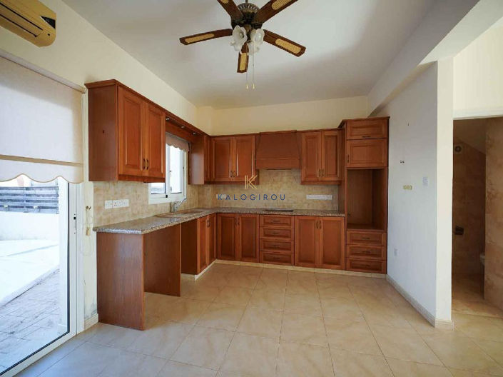 Image No.5-2 Bed House for sale