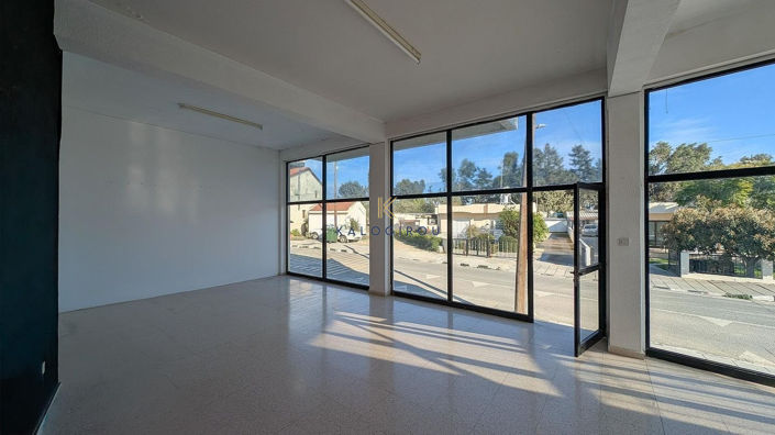 Image No.8-Commercial à vendre à Anafotida