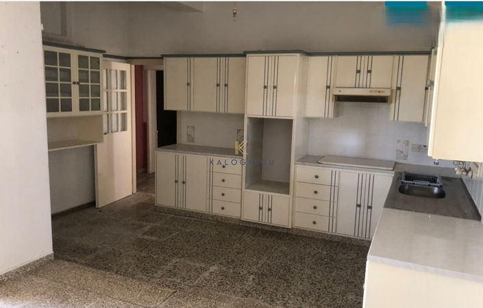 Image No.2-5 Bed Property for sale