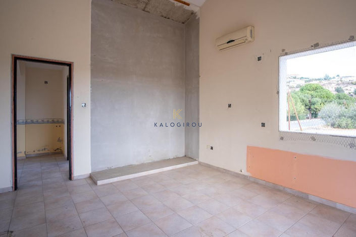 Image No.6-Commercial à vendre à Skarinou