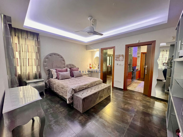 Image No.19-4 Bed House for sale