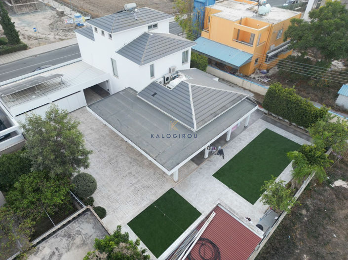 Image No.2-4 Bed House for sale