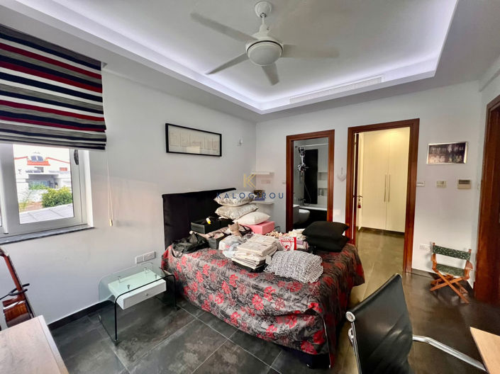 Image No.26-4 Bed House for sale