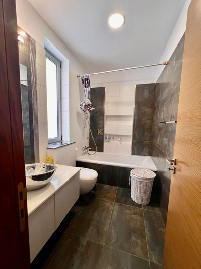 Image No.27-4 Bed House for sale