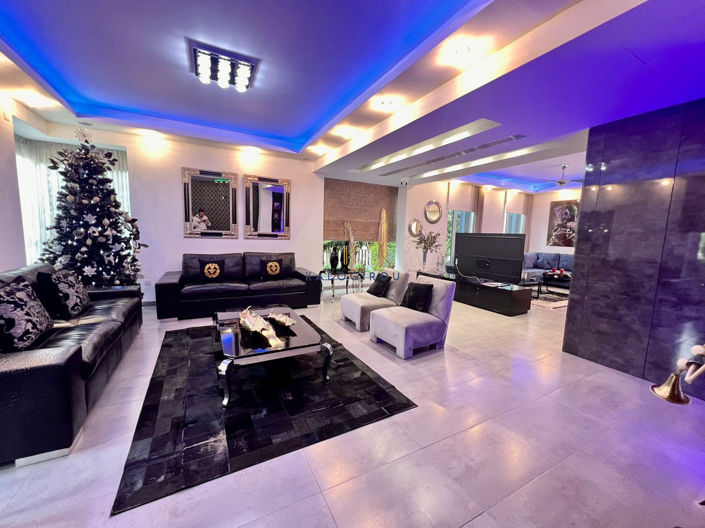 Image No.3-4 Bed House for sale