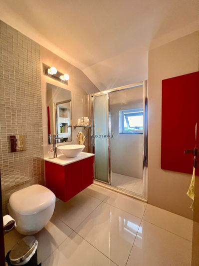 Image No.30-4 Bed House for sale