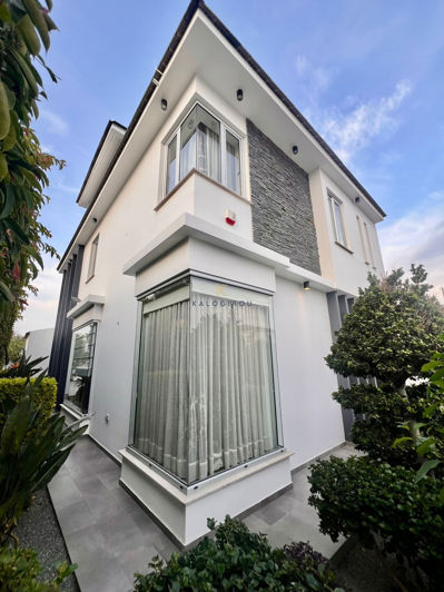 Image No.35-4 Bed House for sale