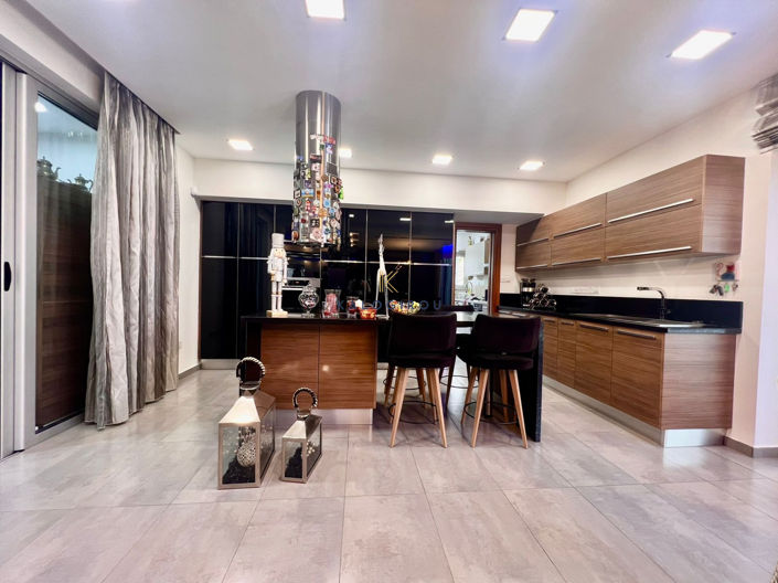 Image No.7-4 Bed House for sale