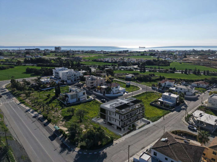 Image No.14-2 Bed Apartment for sale