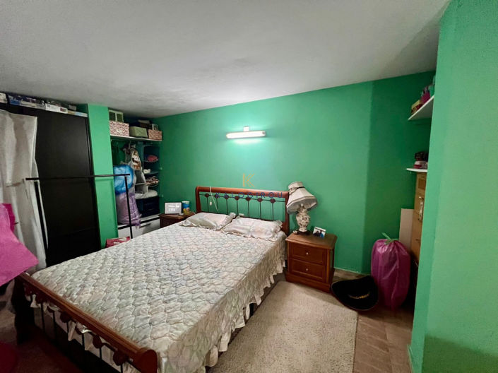 Image No.21-4 Bed House for sale