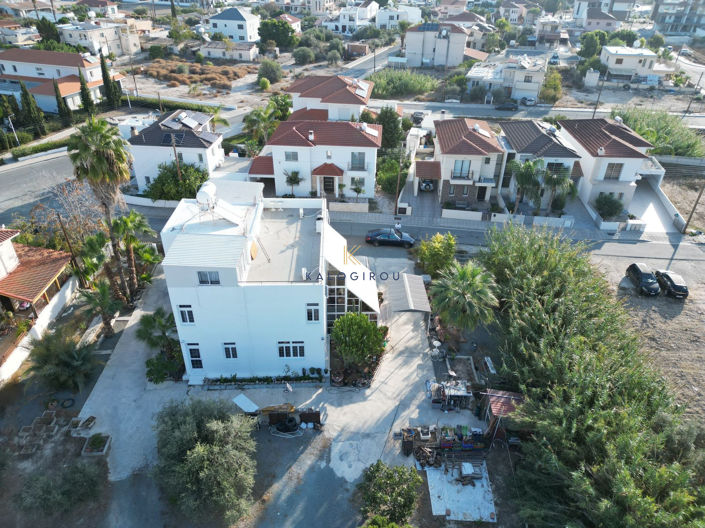 Image No.30-4 Bed House for sale