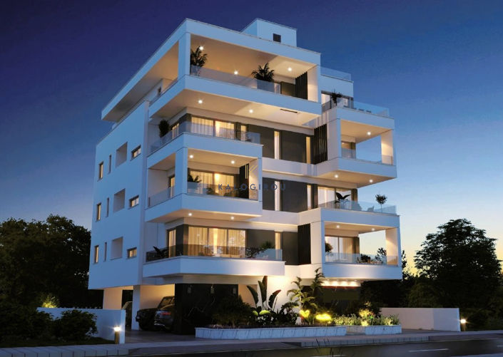 Image No.6-15 Bed Property for sale