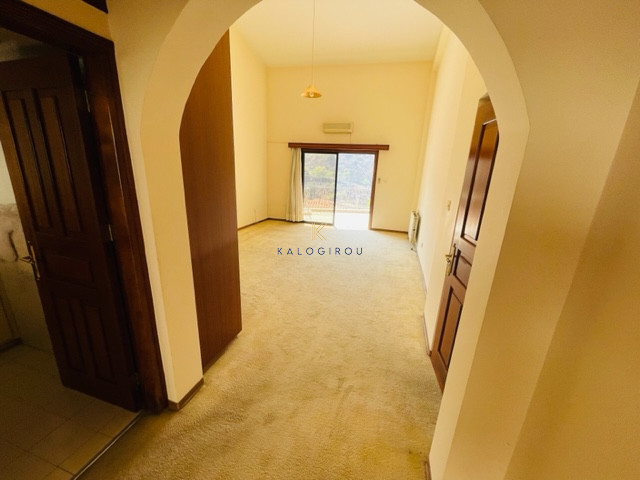 Image No.12-4 Bed House for sale