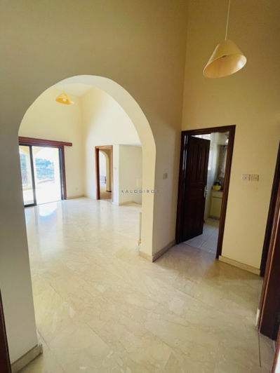 Image No.16-4 Bed House for sale