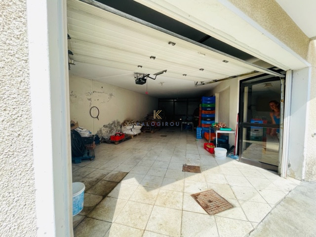 Image No.22-4 Bed House for sale