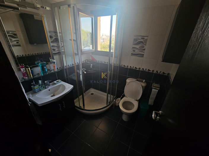 Image No.10-3 Bed House for sale