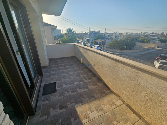 Image No.11-3 Bed House for sale