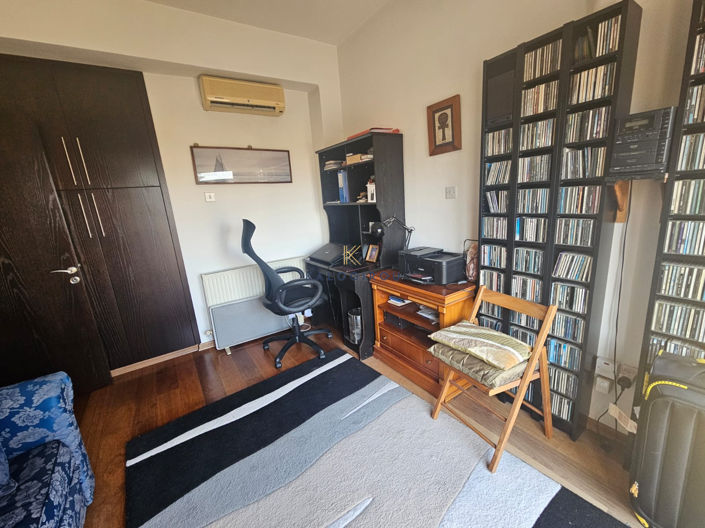 Image No.17-3 Bed House for sale