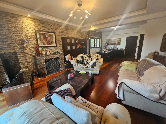 Image No.2-3 Bed House for sale