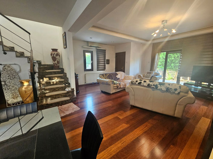 Image No.4-3 Bed House for sale