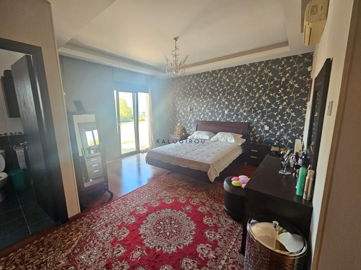 Image No.8-3 Bed House for sale