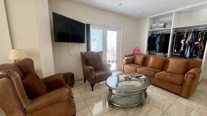 Image No.18-3 Bed House for sale