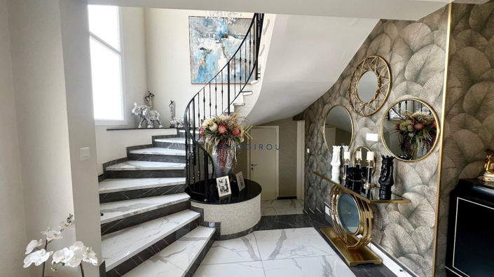 Image No.3-3 Bed House for sale