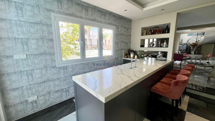Image No.6-3 Bed House for sale