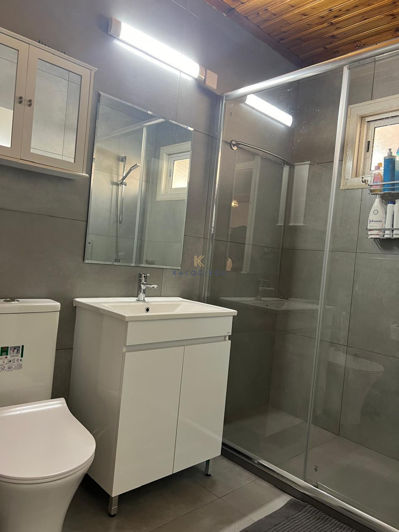 Image No.8-2 Bed House for sale