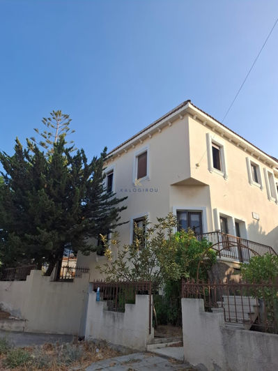 Image No.2-4 Bed House for sale