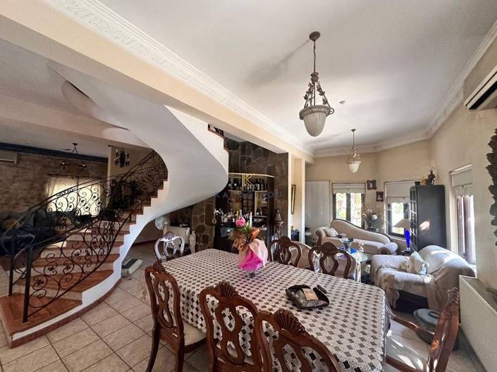 Image No.7-4 Bed House for sale