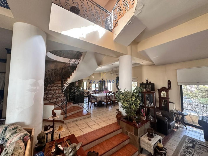 Image No.8-4 Bed House for sale