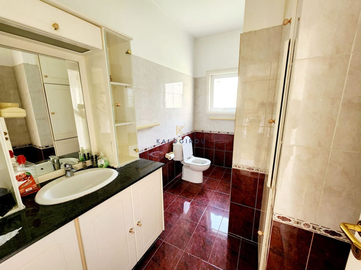 Image No.11-3 Bed House for sale