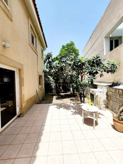 Image No.15-3 Bed House for sale