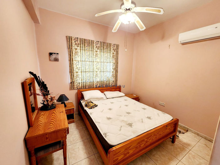 Image No.8-3 Bed House for sale