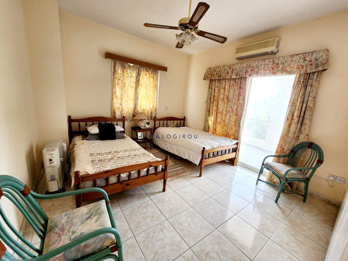 Image No.9-3 Bed House for sale