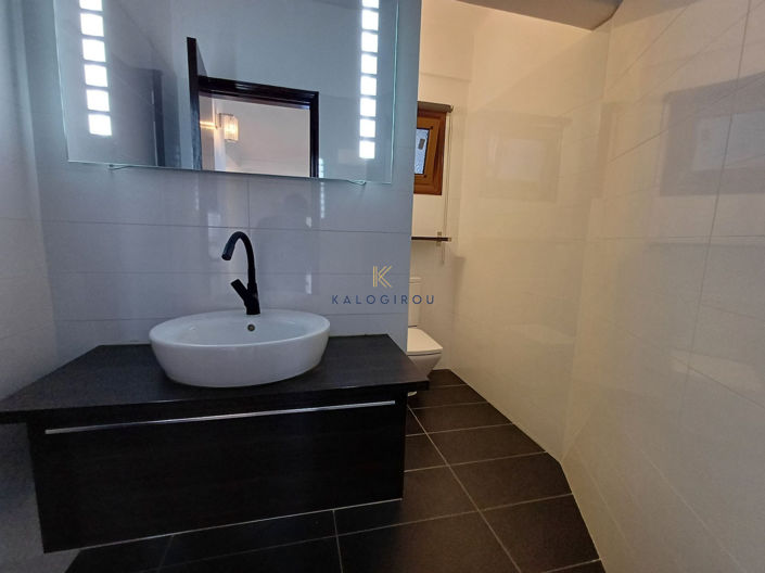 Image No.11-5 Bed House for sale