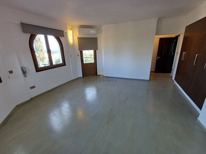 Image No.15-Maison de 5 chambres à vendre à Oroklini