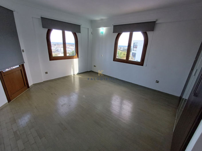 Image No.19-Maison de 5 chambres à vendre à Oroklini