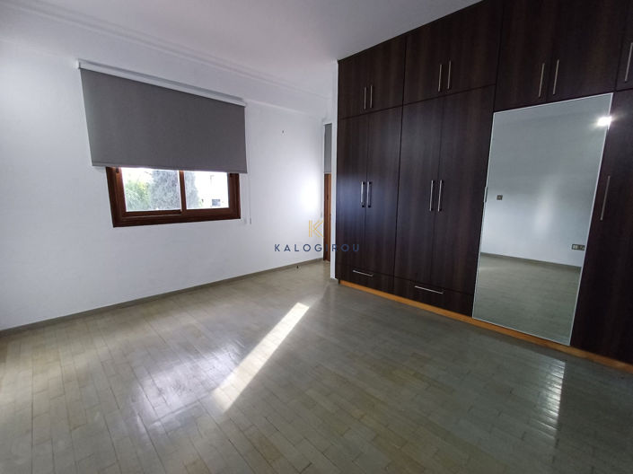 Image No.20-5 Bed House for sale