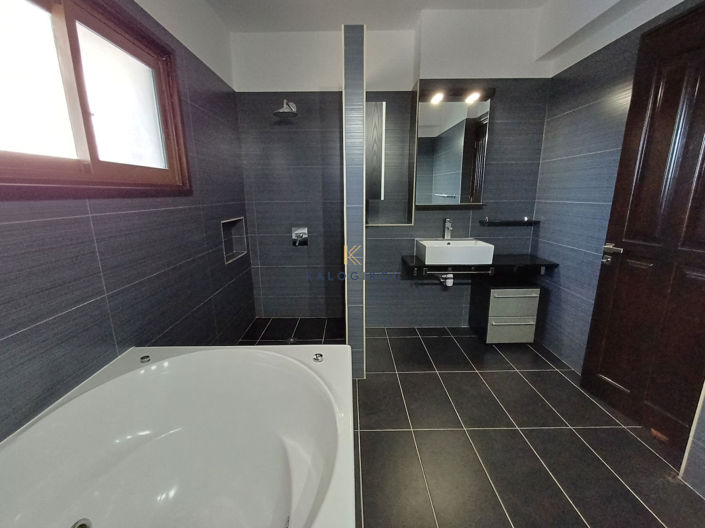 Image No.23-Maison de 5 chambres à vendre à Oroklini