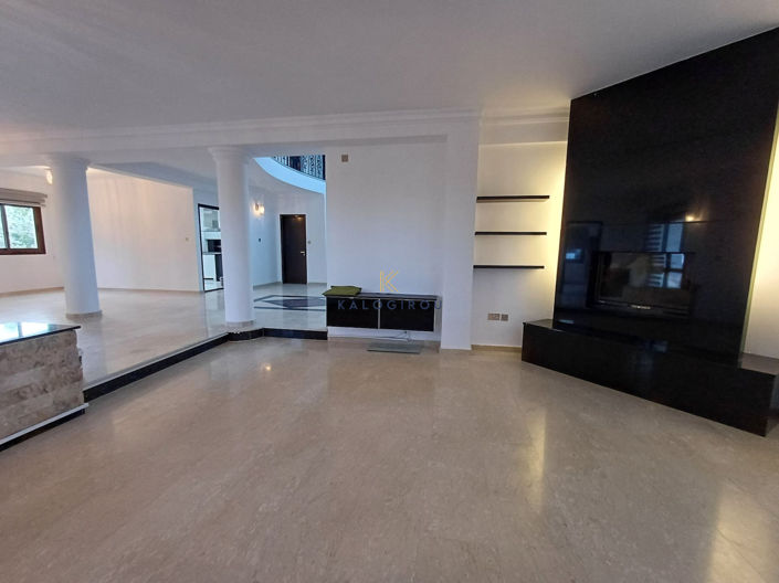 Image No.5-Maison de 5 chambres à vendre à Oroklini