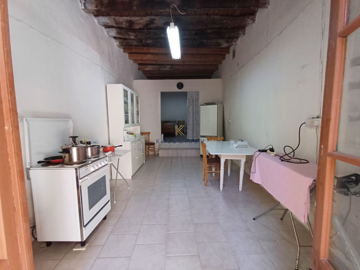 Image No.2-4 Bed House for sale