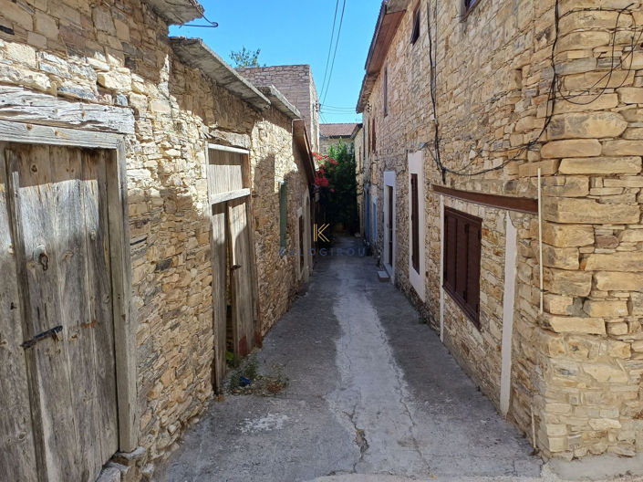 Image No.21-4 Bed House for sale