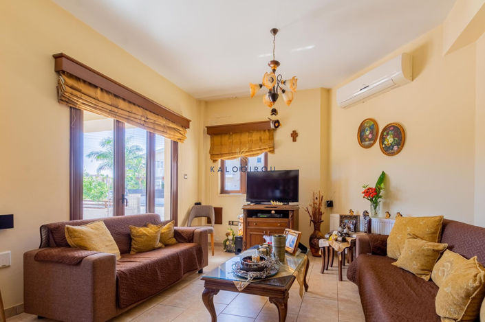 Image No.9-3 Bed House for sale