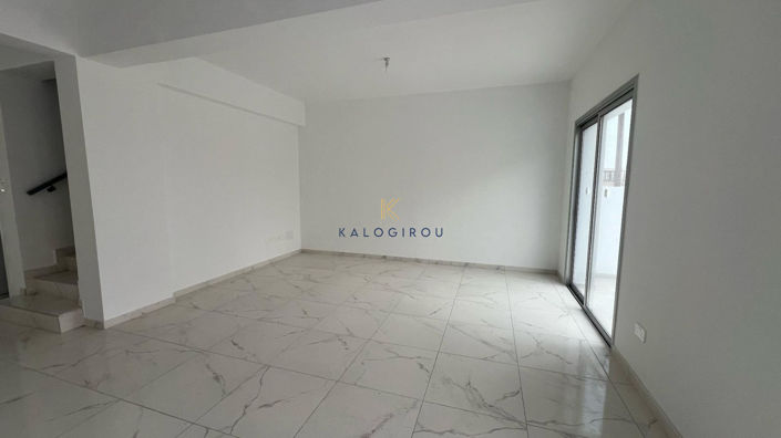 Image No.2-Maison de 4 chambres à vendre à Kiti